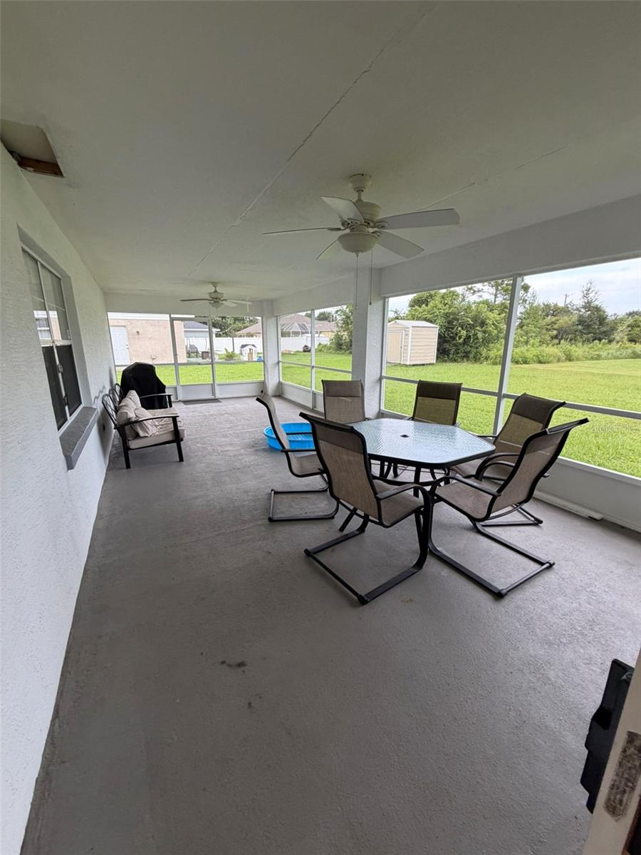 2 Lamar Ln Property Photo 9