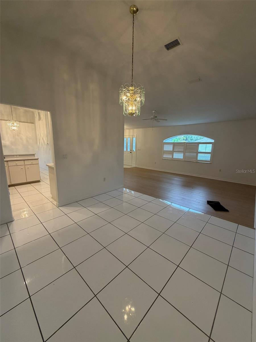 2 Lamar Ln Property Photo 11