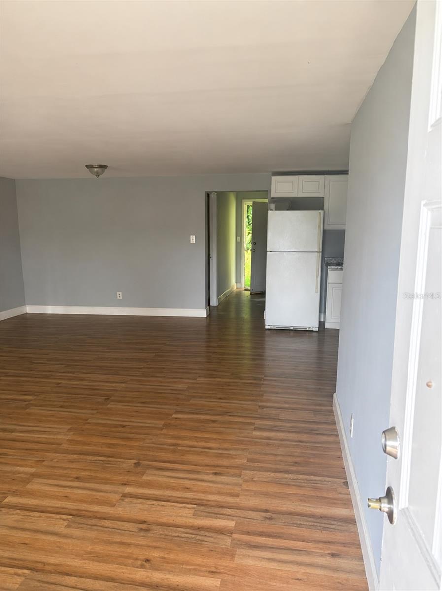 407 S Anderson St Property Photo 3