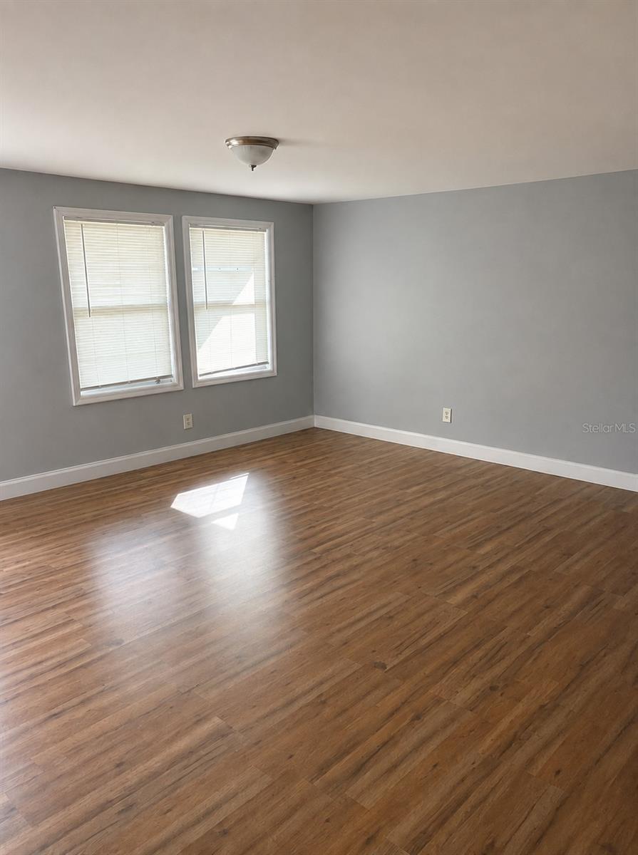407 S Anderson St Property Photo 4