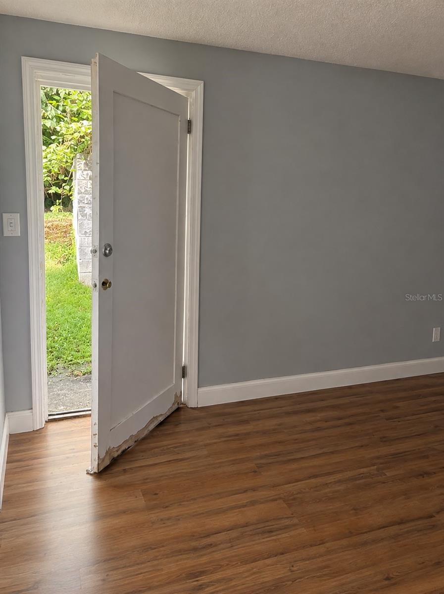 407 S Anderson St Property Photo 10