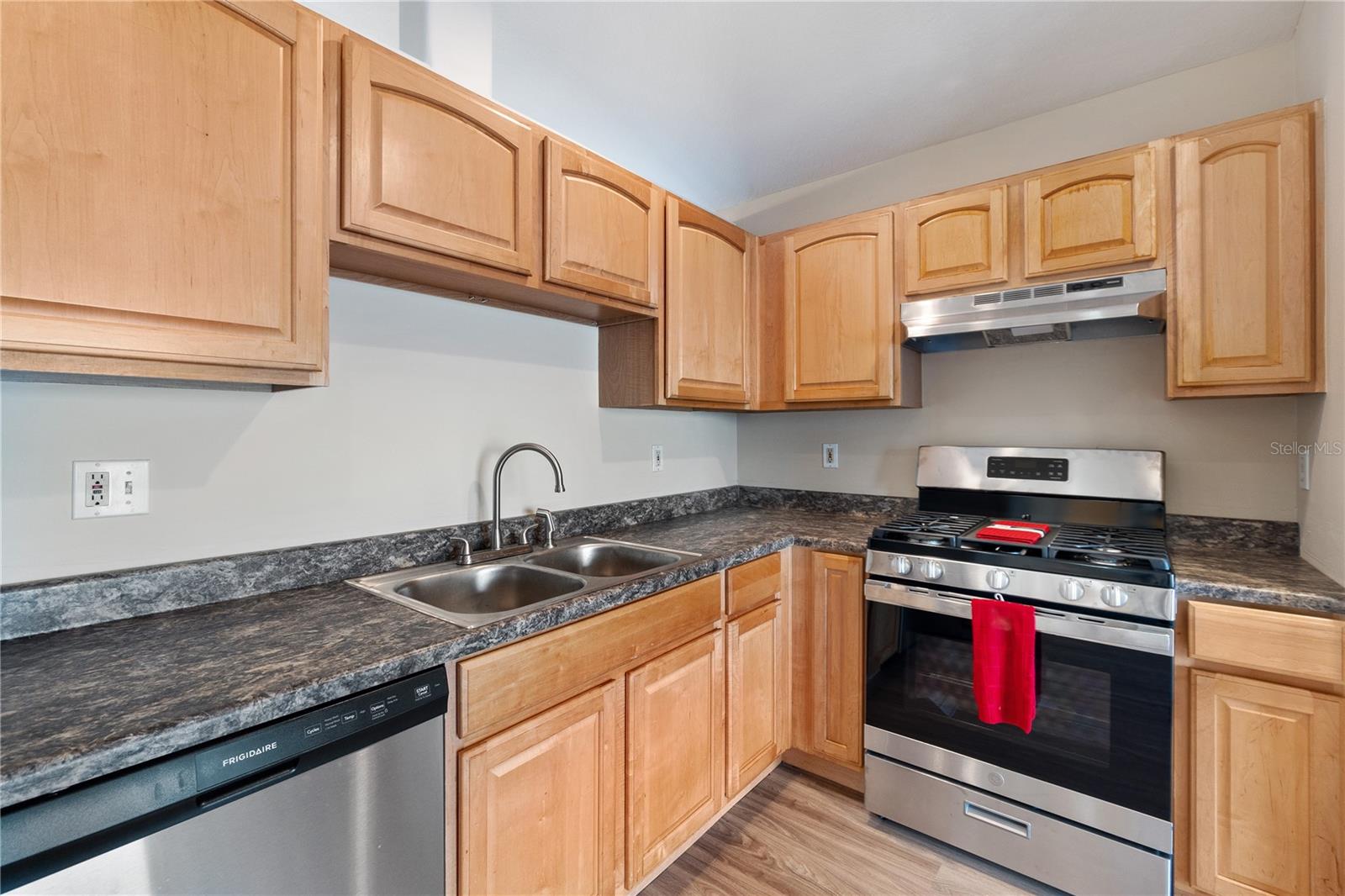 2917 Wilshire Rd Property Photo 3