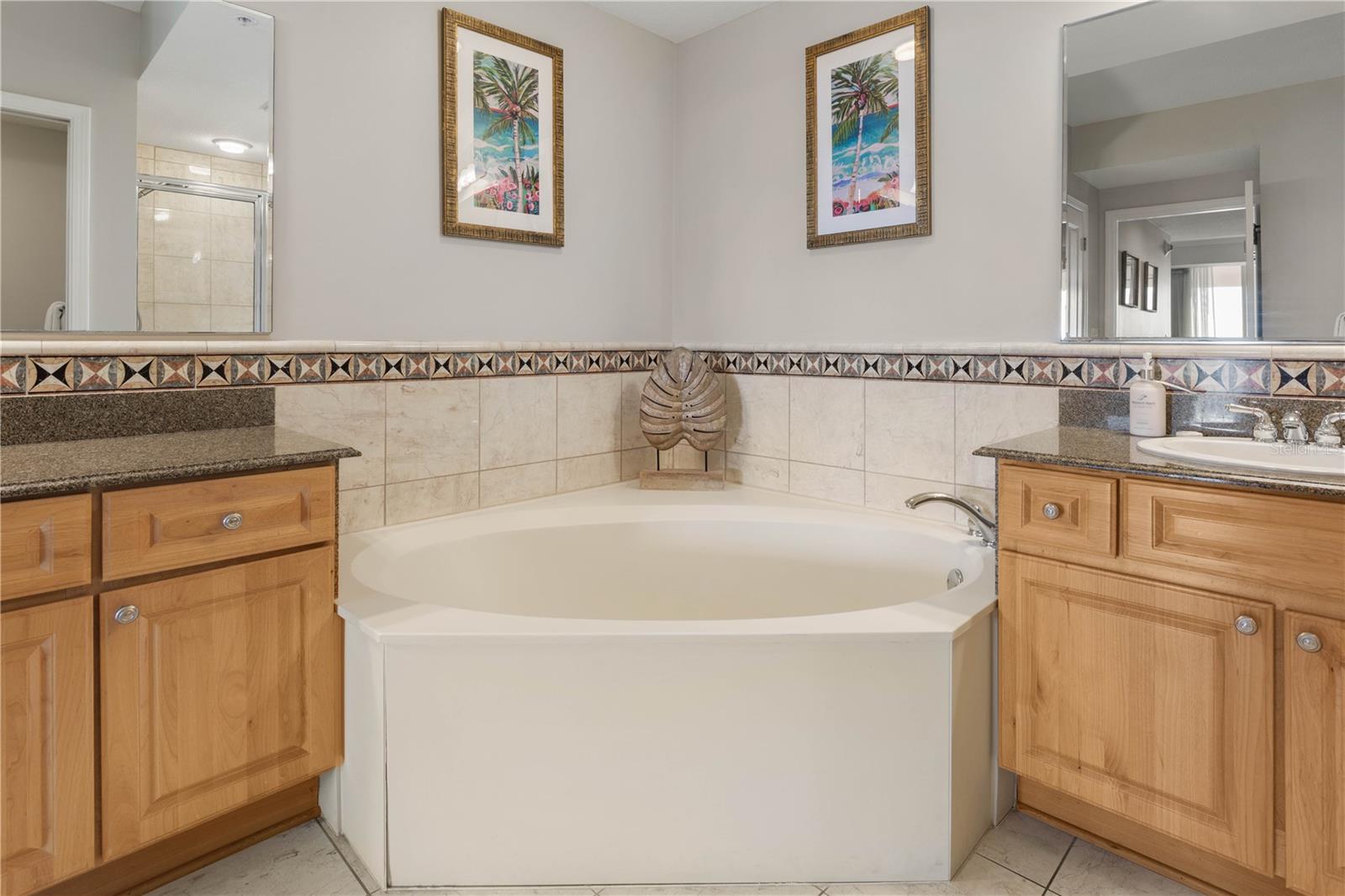 200 Ocean Crest Dr #617 Property Photo 28