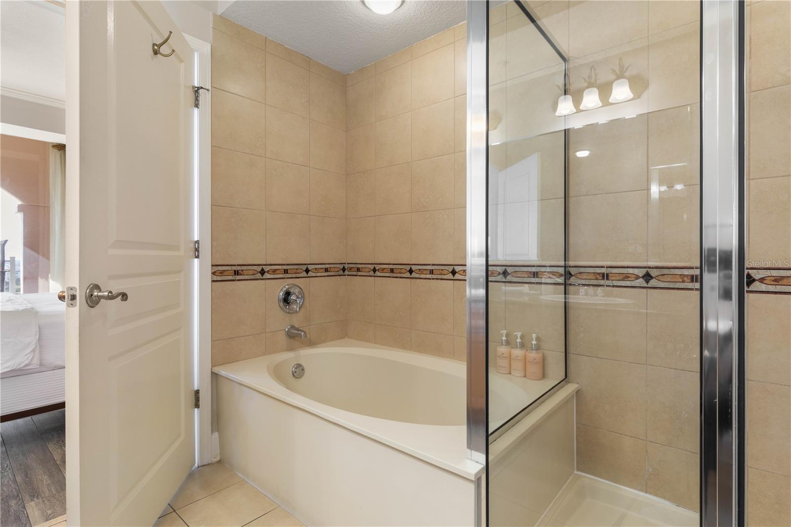 200 Ocean Crest Dr #617 Property Photo 40