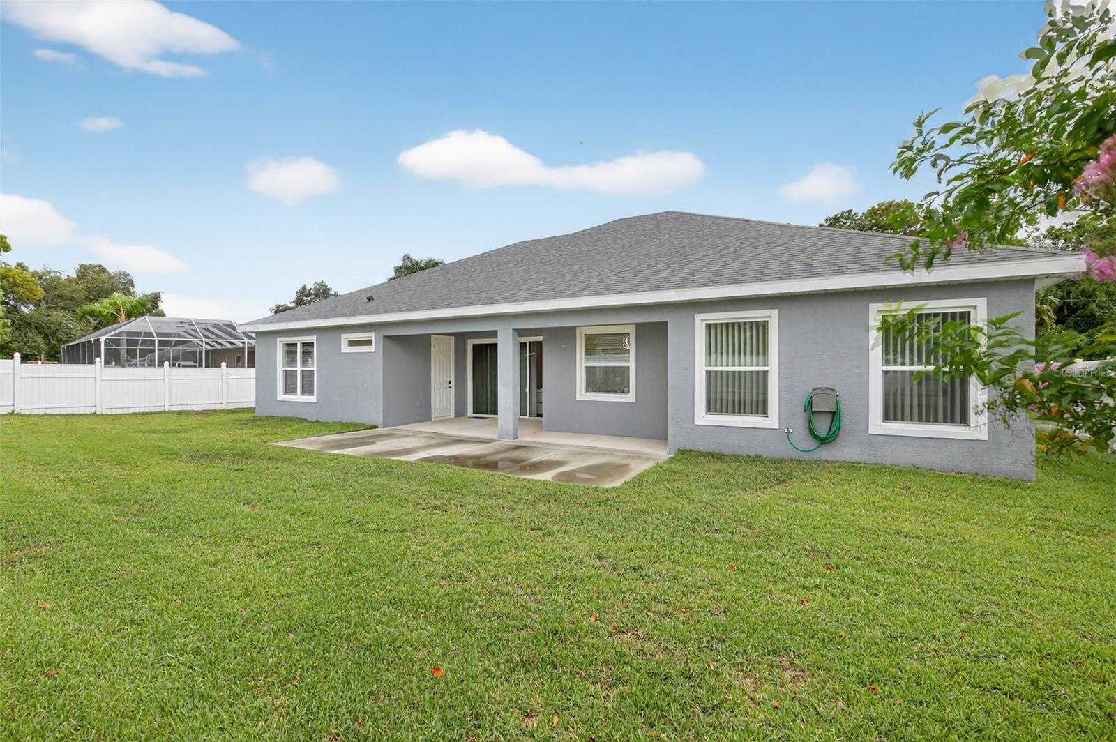 46 Furness Pl Property Photo 4