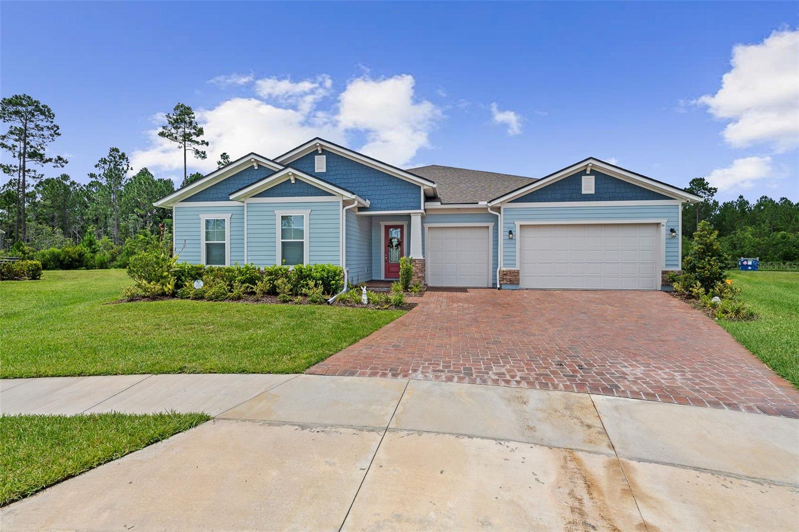83 Reverie Dr N Property Photo 3