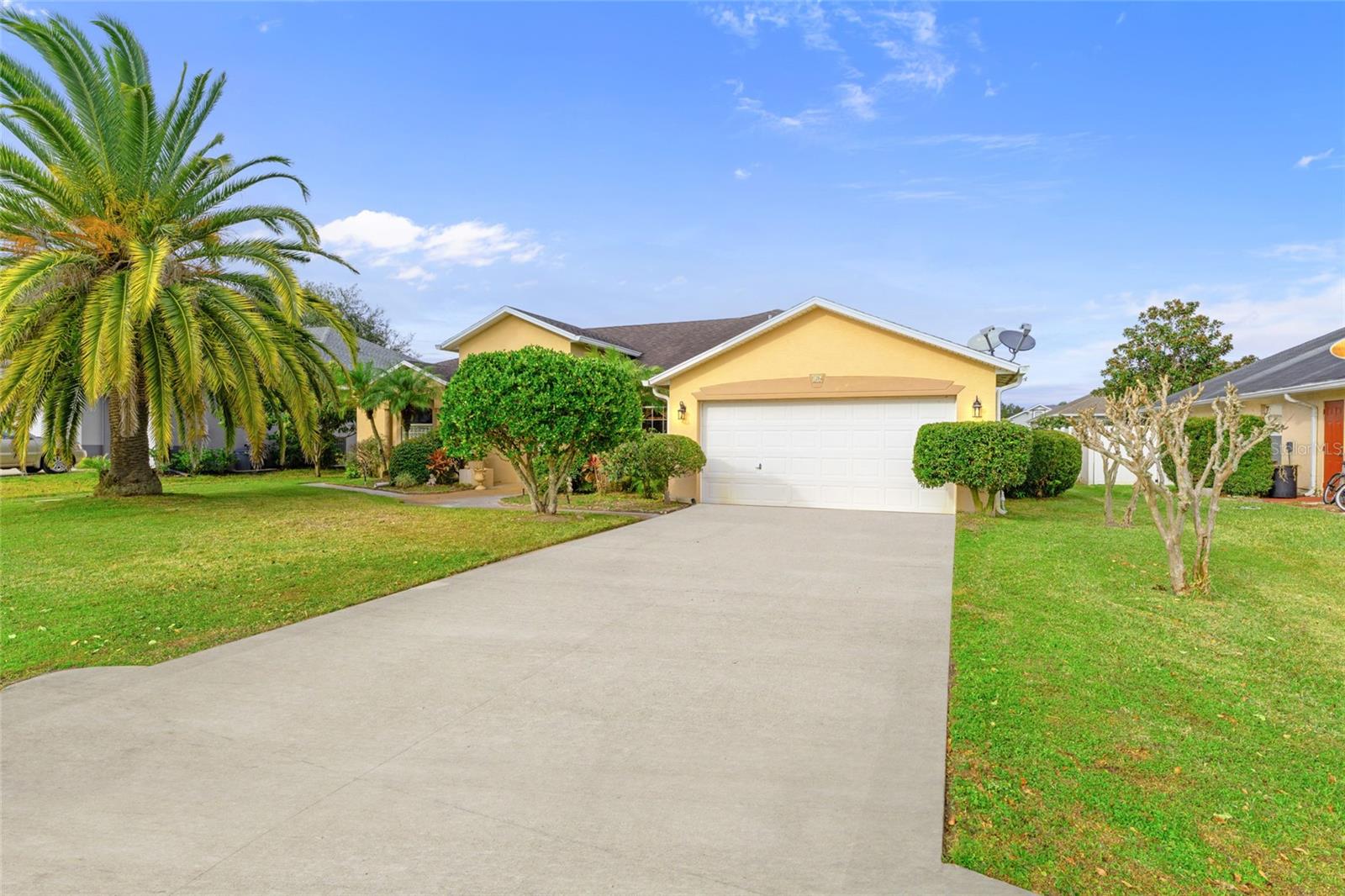 16 London Dr Property Photo 1