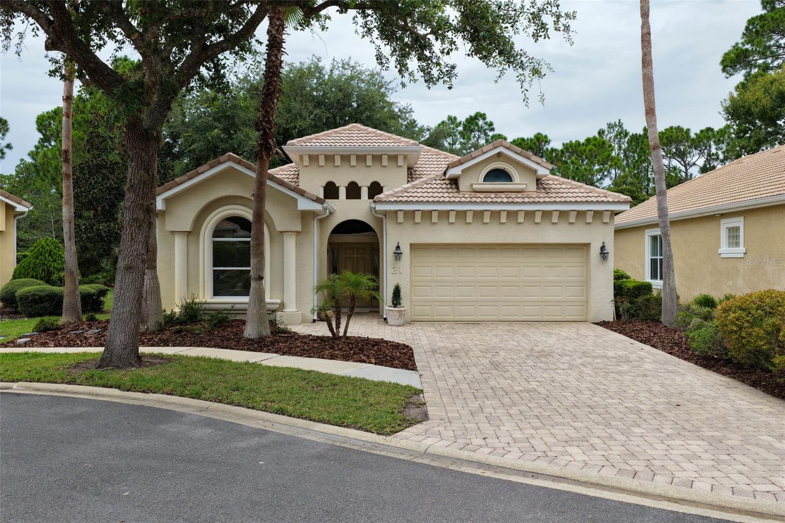 21 Village View Dr Property Photo 1
