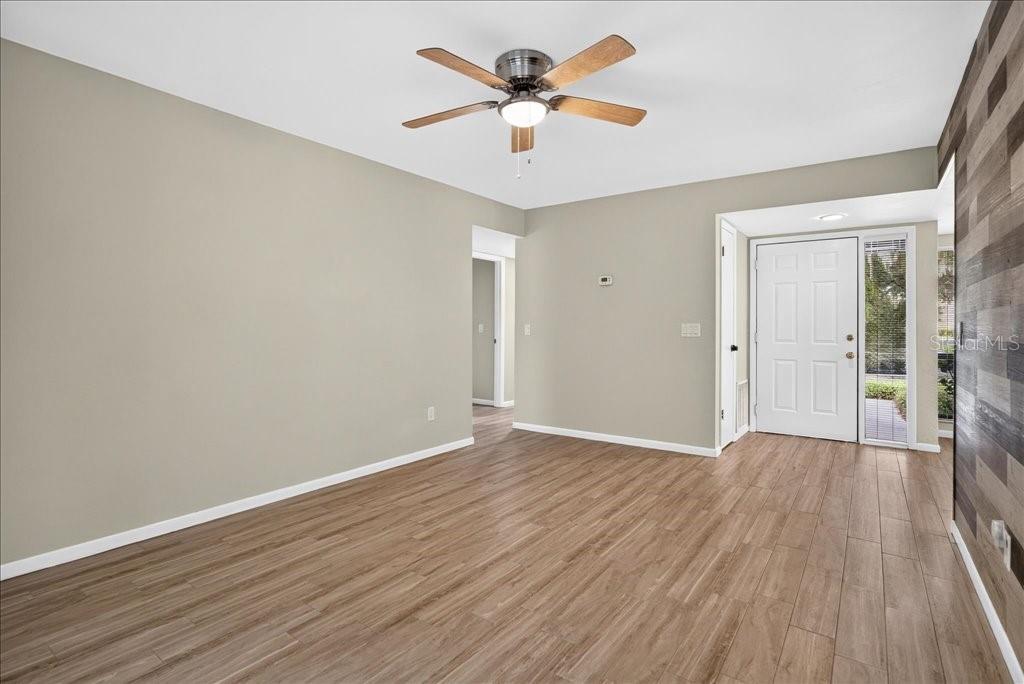 15 Sherbury Ct Property Photo 6