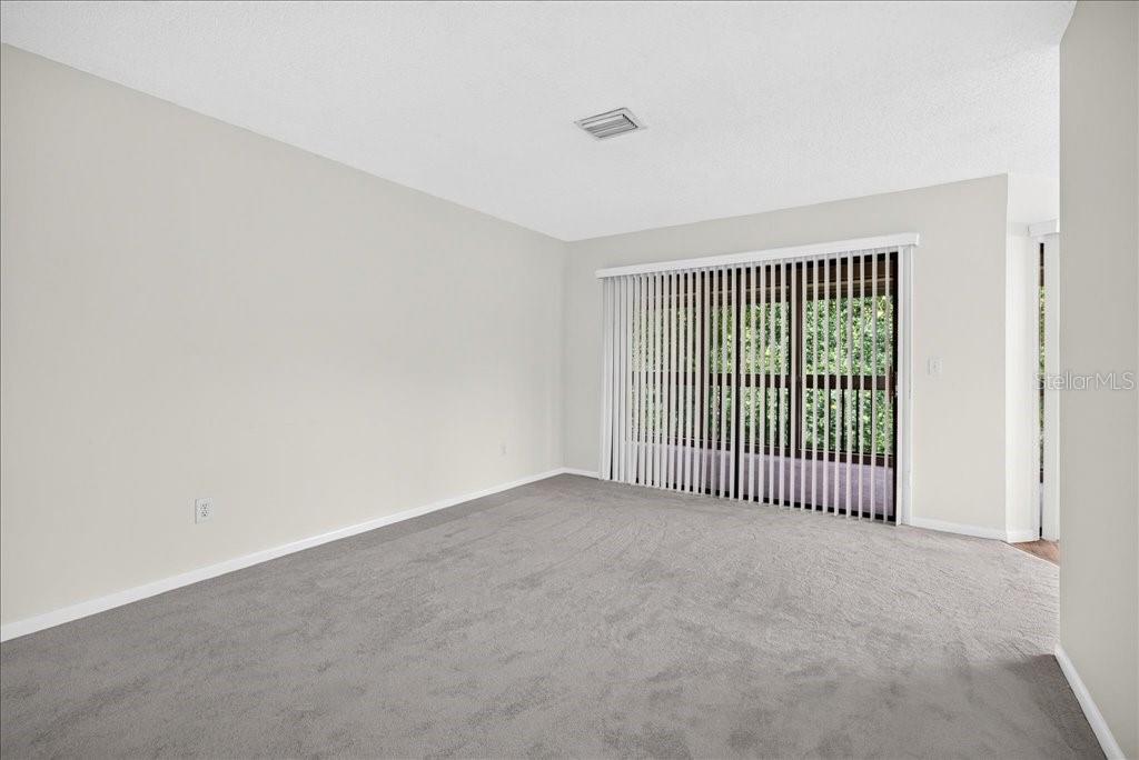 22 Oxford Ln #22 Property Photo 9