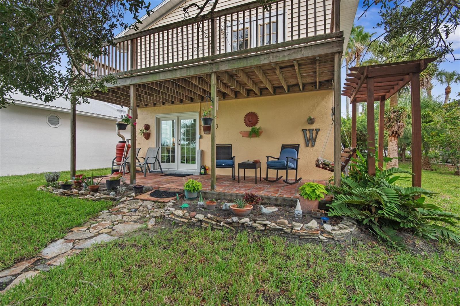 309 Cypress St Property Photo 40