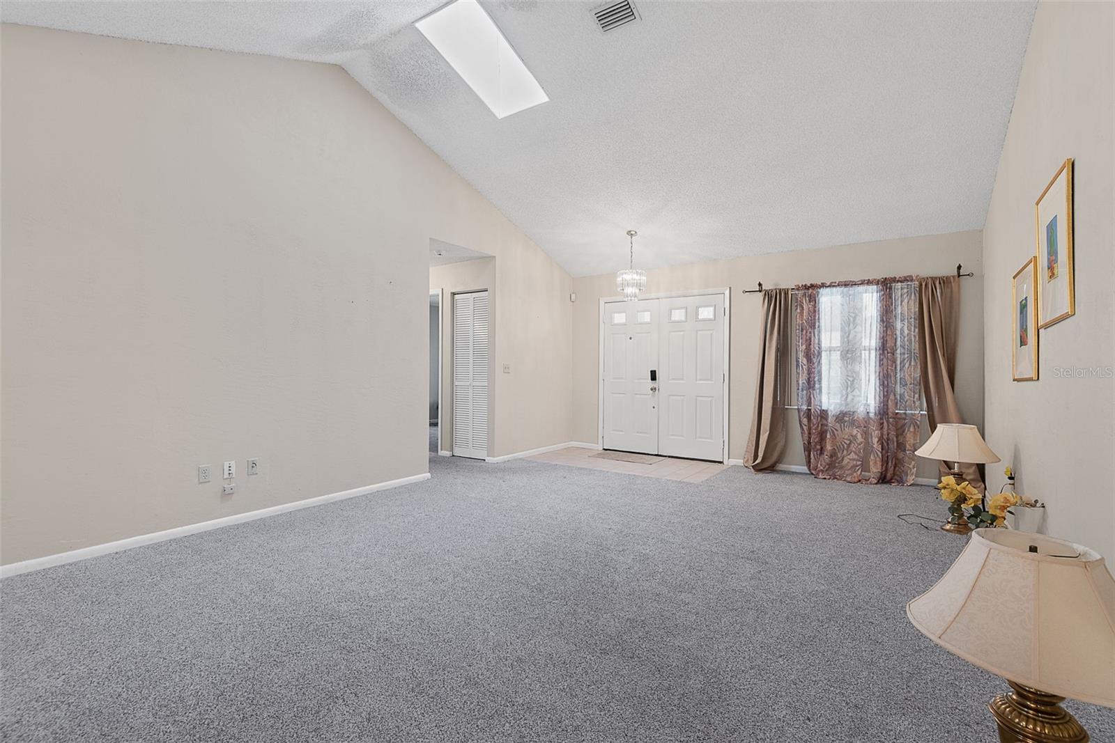 30 Princess Rose Dr Property Photo 2