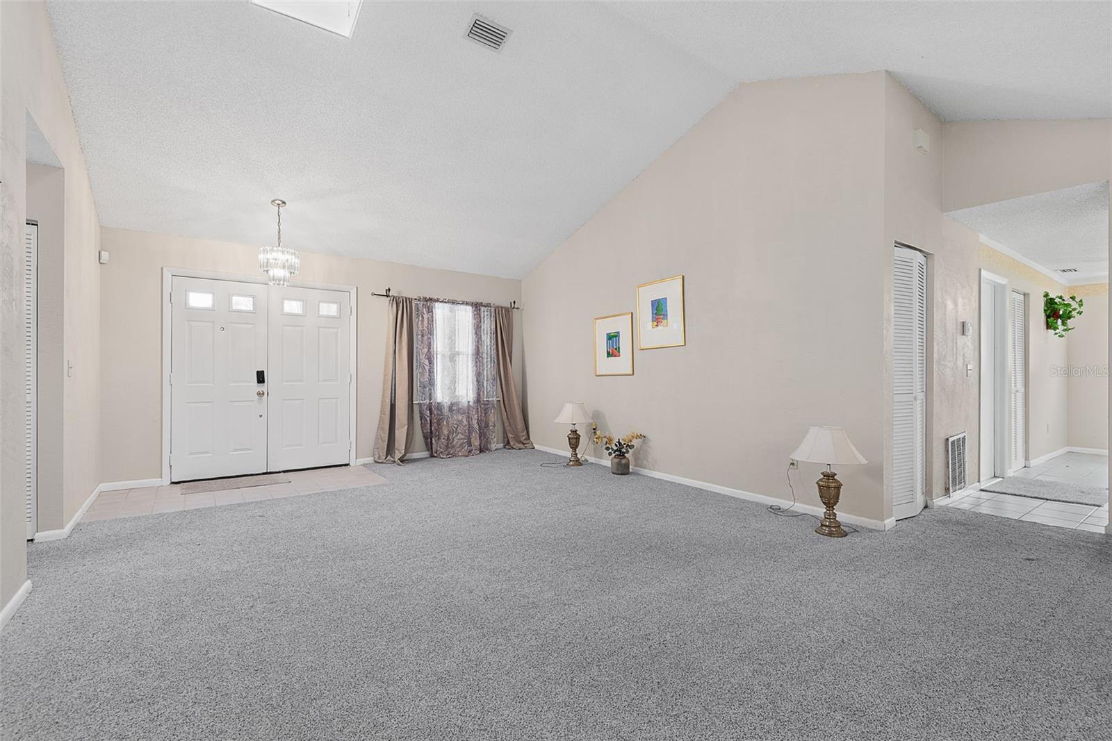 30 Princess Rose Dr Property Photo 4