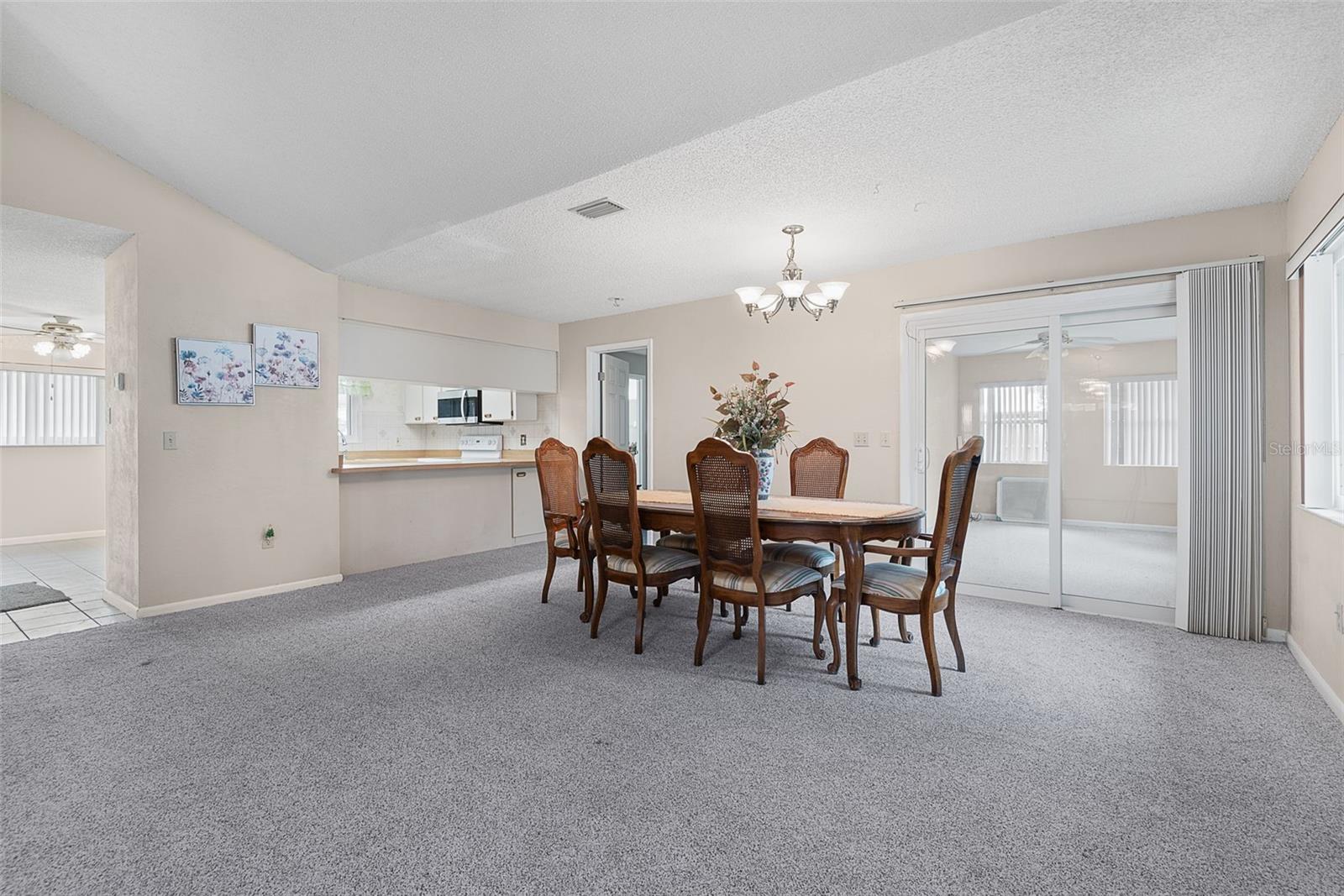 30 Princess Rose Dr Property Photo 6
