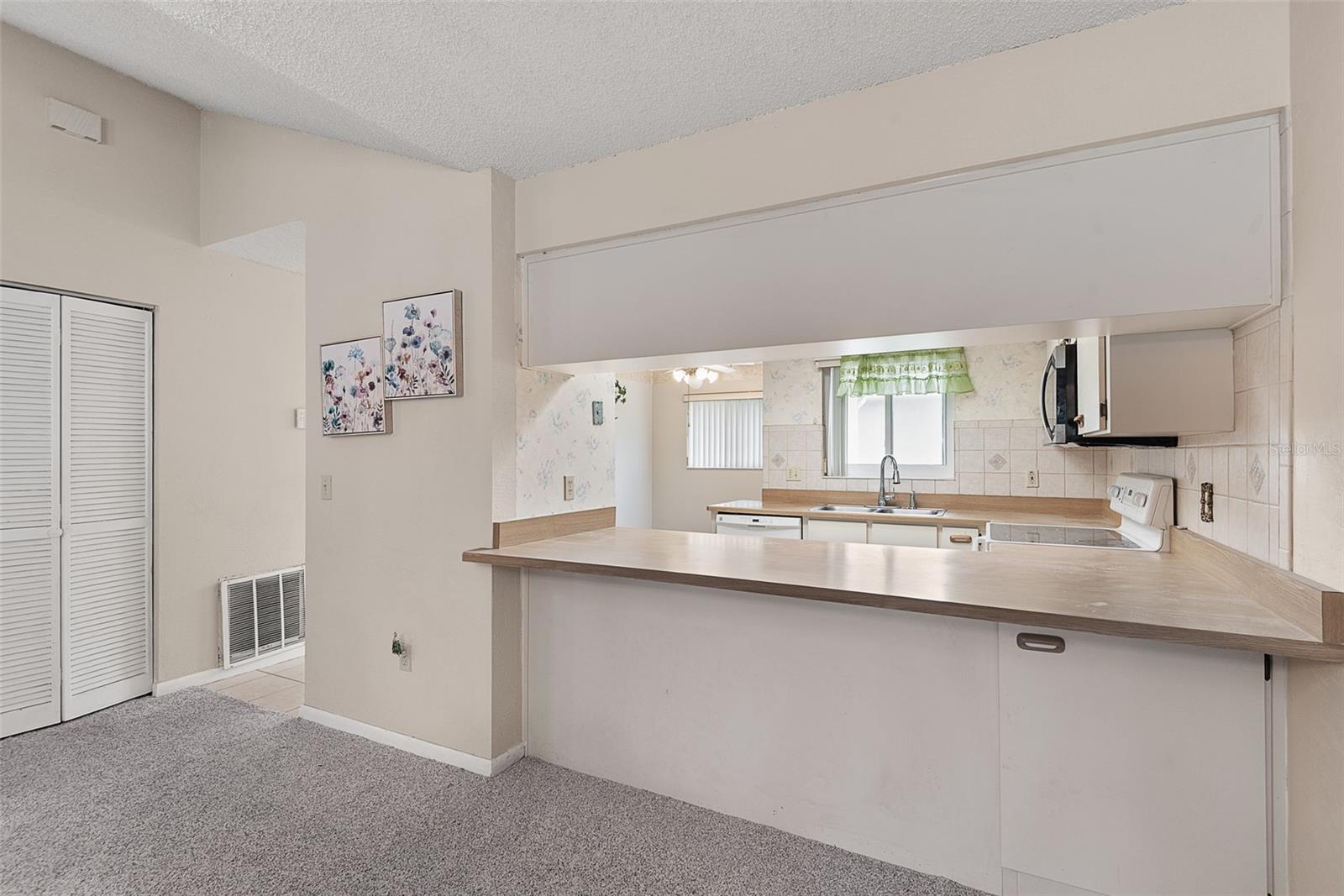 30 Princess Rose Dr Property Photo 13