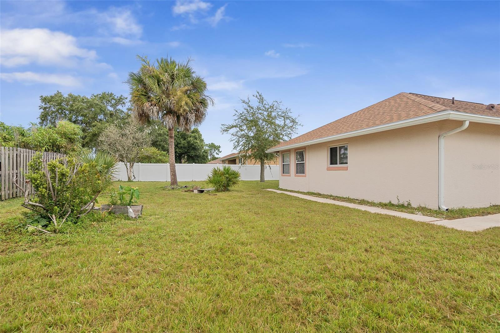 30 Princess Rose Dr Property Photo 33