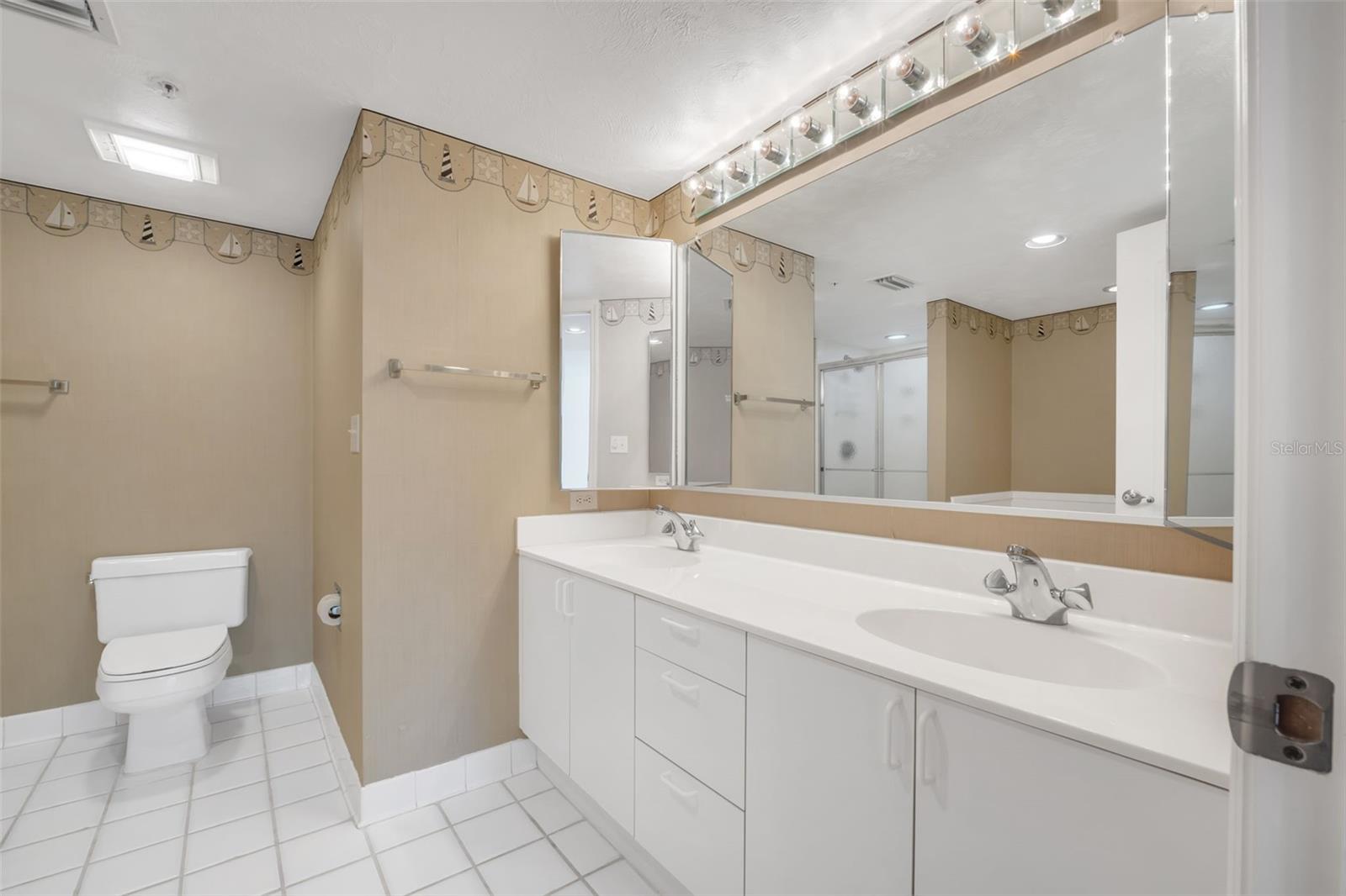3 Oceans Blvd W #2d4 Property Photo 16