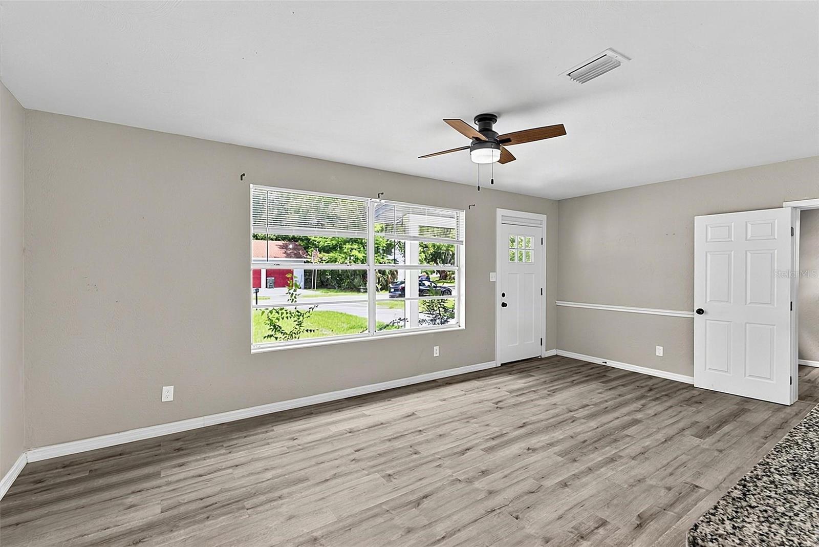 610 Roma St Property Photo 11
