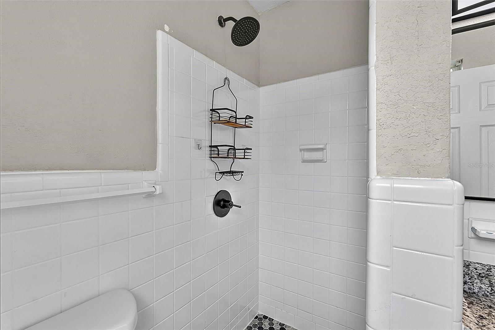 610 Roma St Property Photo 22