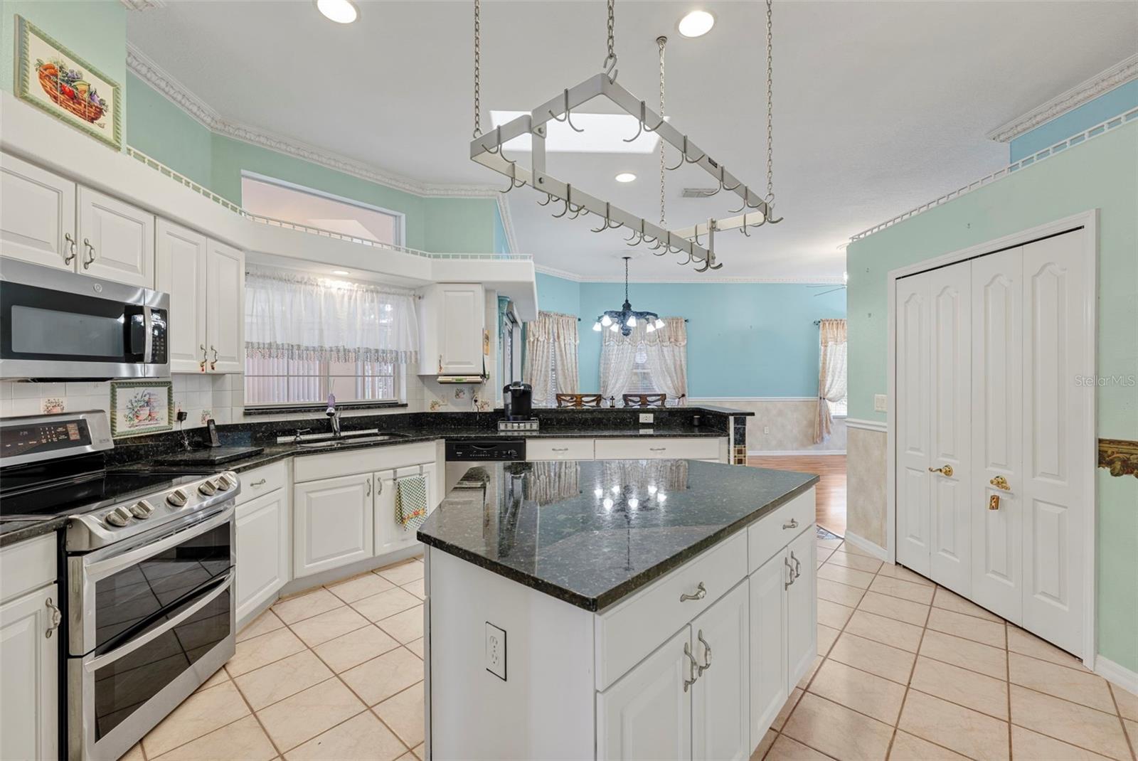 52 Buttonworth Dr Property Photo 15