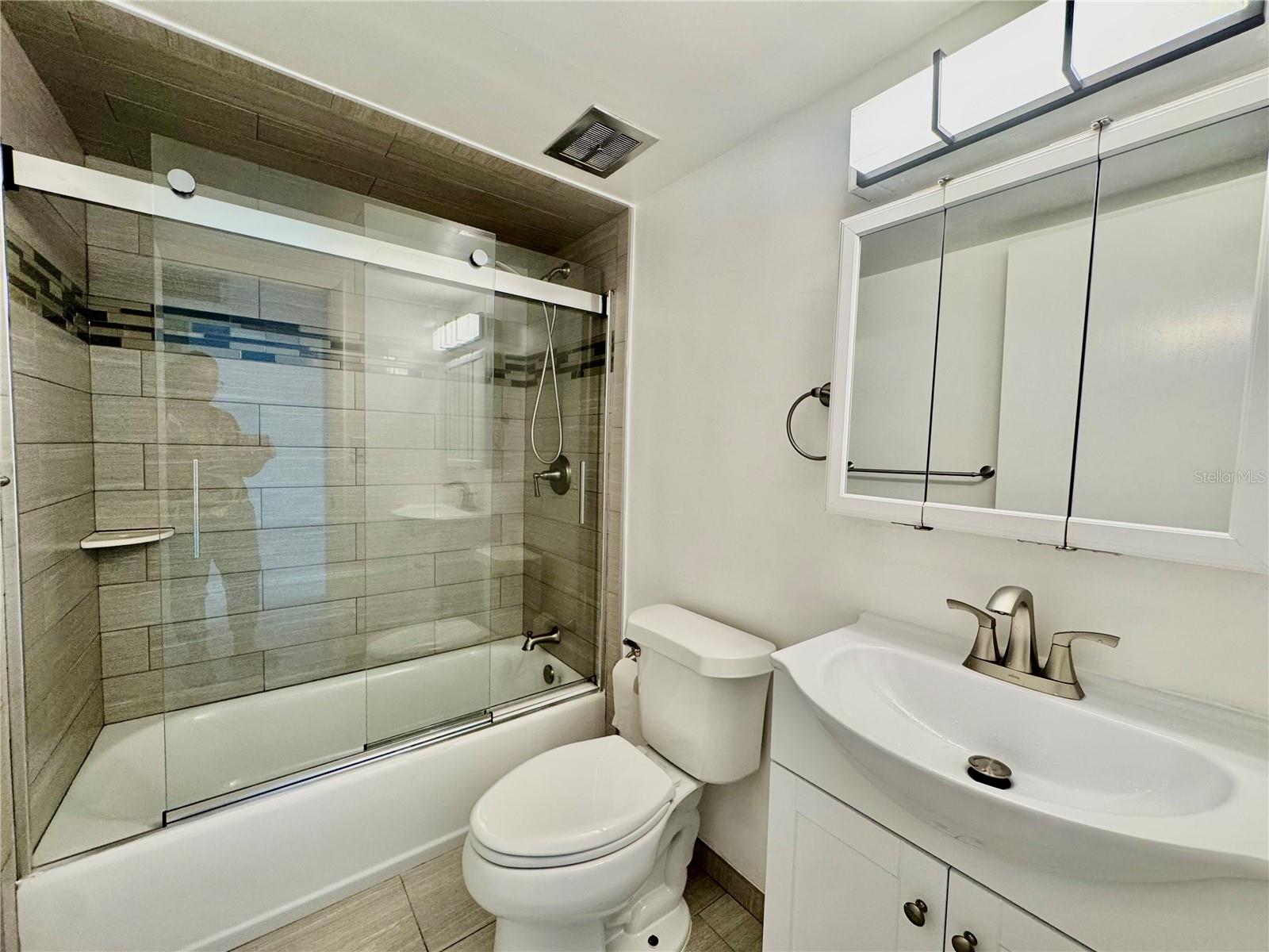2727 N Atlantic Ave #1100 Property Photo 7