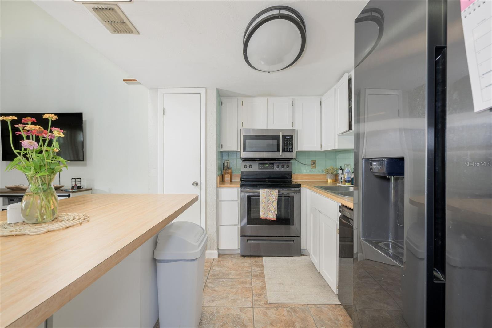 21 Oakwood Park Property Photo 6
