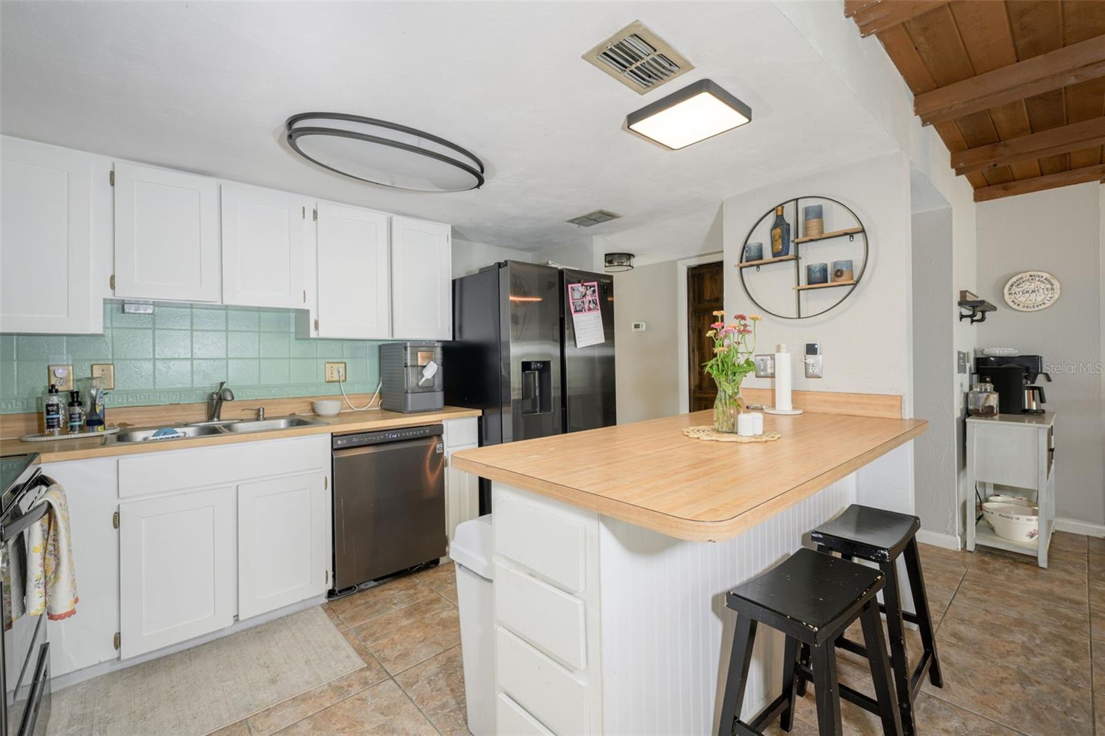21 Oakwood Park Property Photo 8