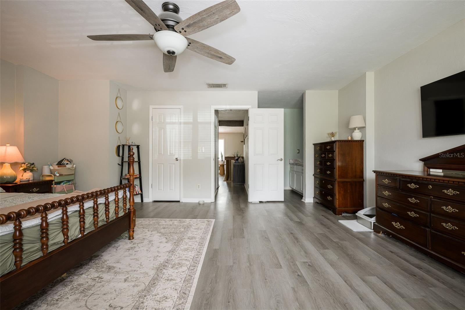 21 Oakwood Park Property Photo 17