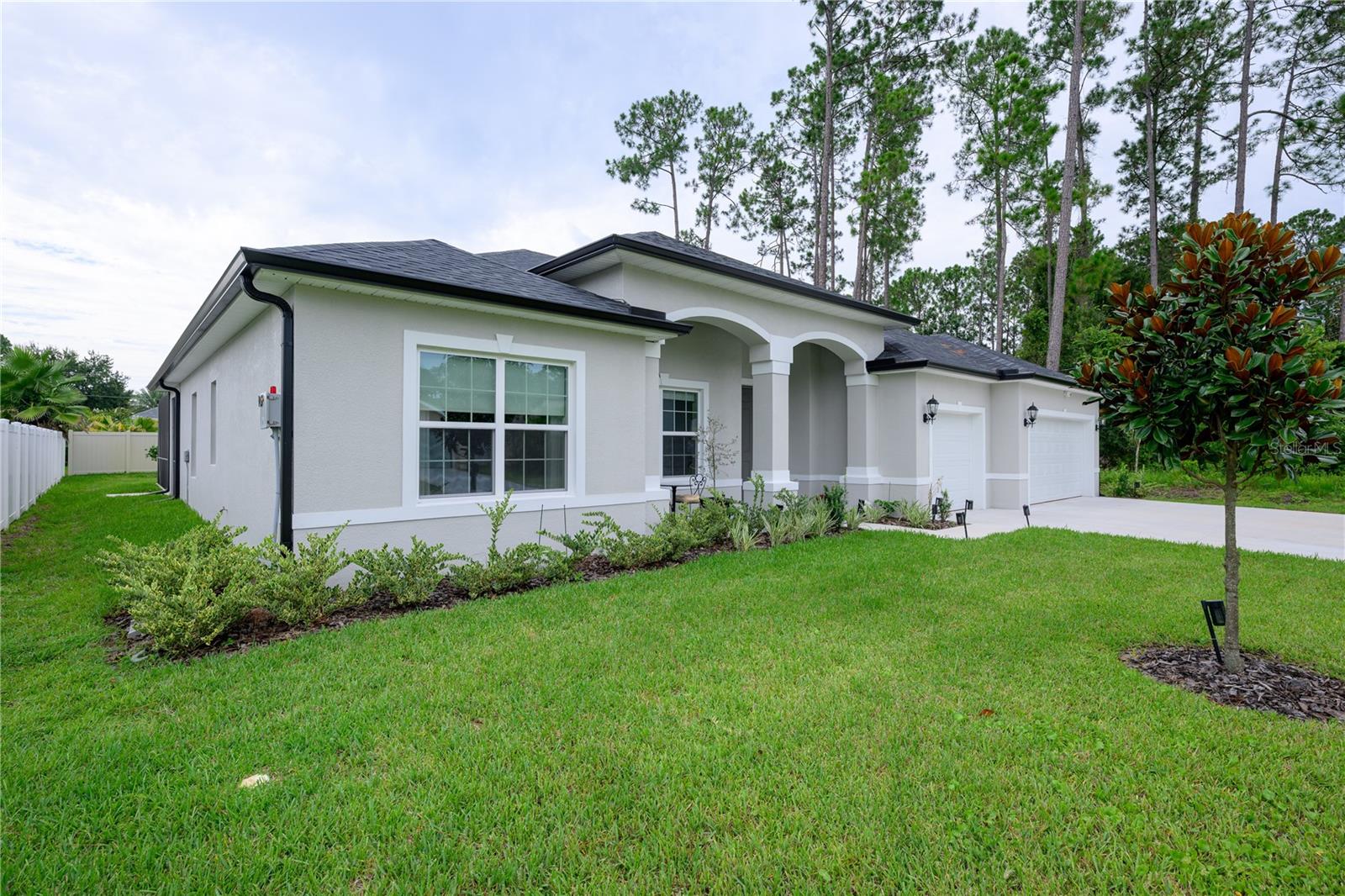 25 Edge Ln Property Photo 2