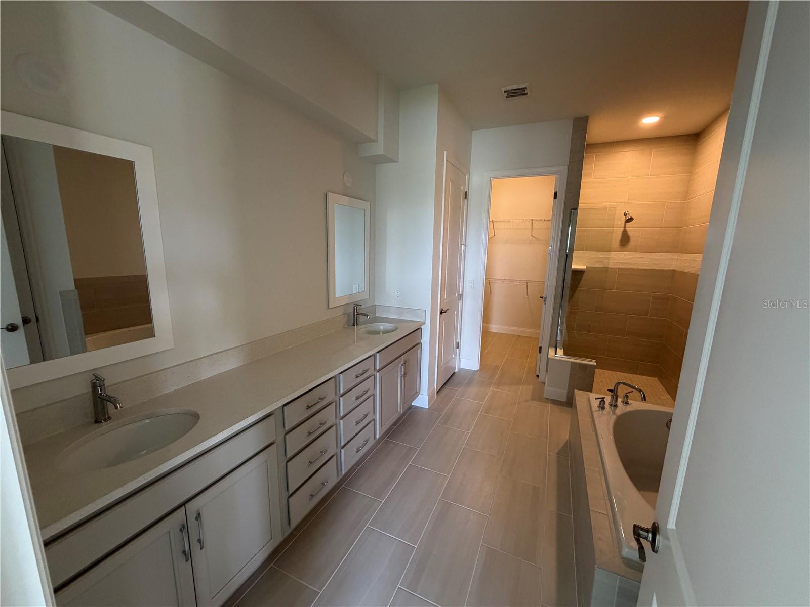 1664 Lake Reserve Dr Property Photo 6