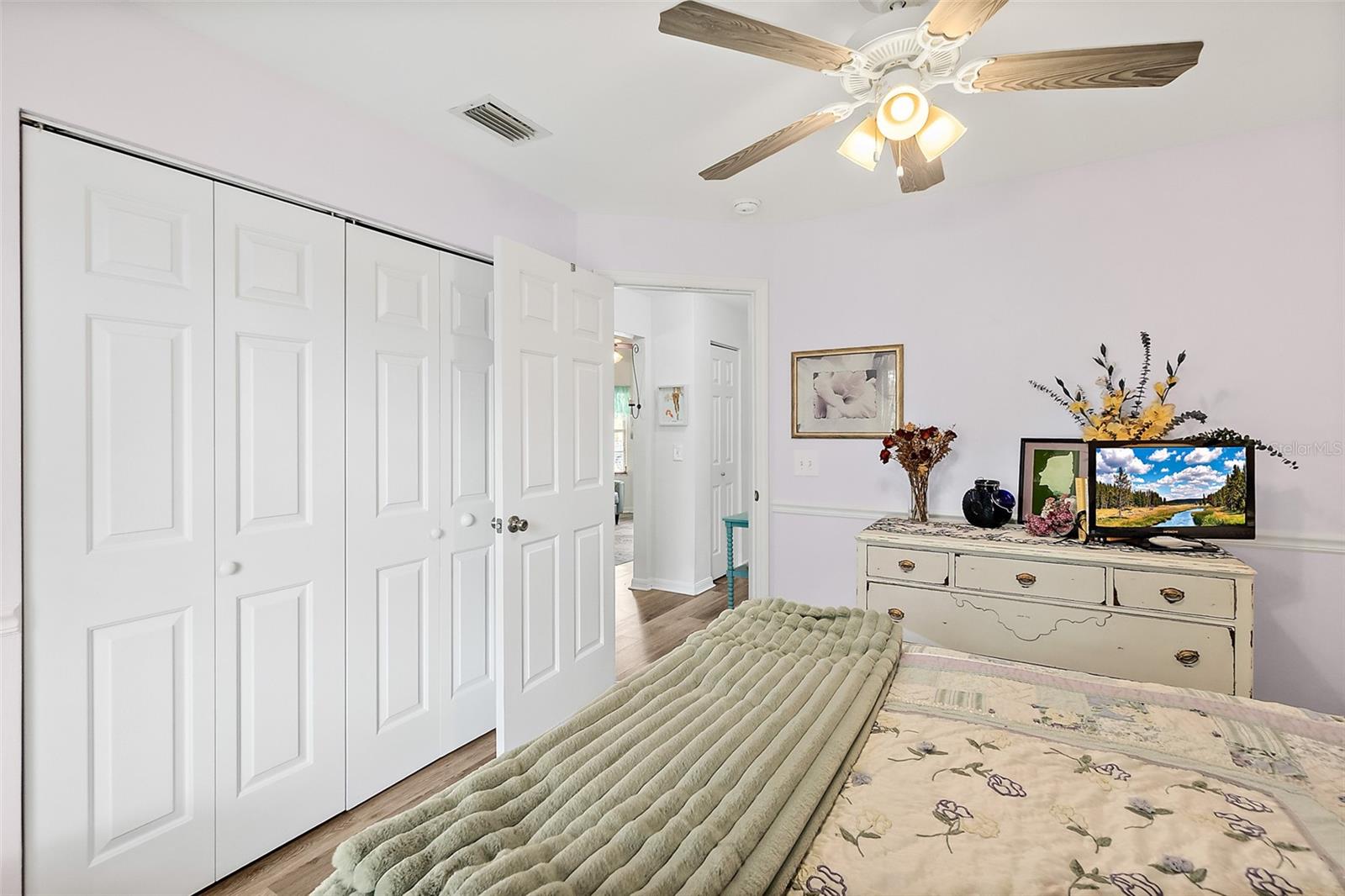 45 Pershing Ln Property Photo 25