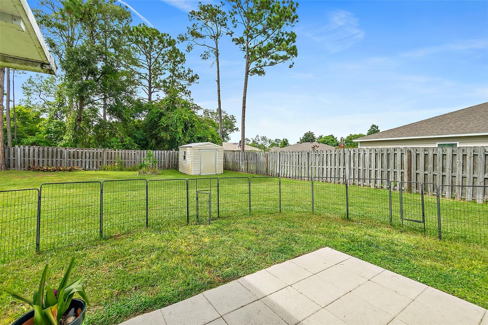 45 Pershing Ln Property Photo 33