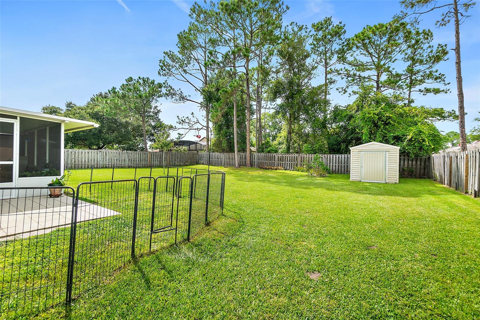 45 Pershing Ln Property Photo 34