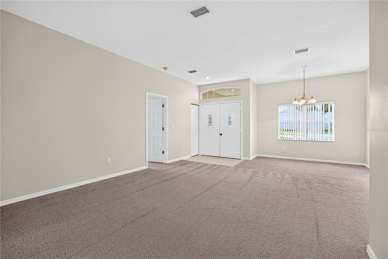 8 Buttonwood Pl Property Photo 9