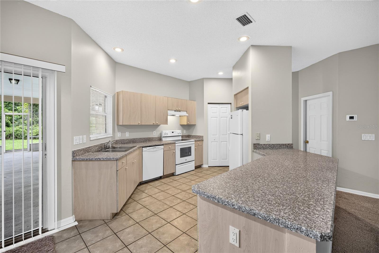 8 Buttonwood Pl Property Photo 13