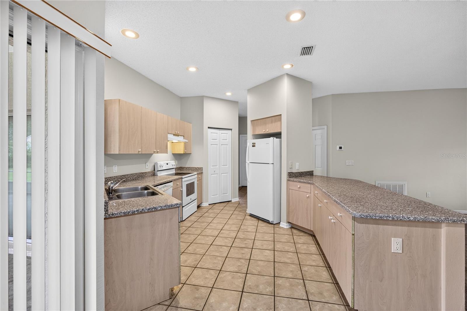8 Buttonwood Pl Property Photo 14