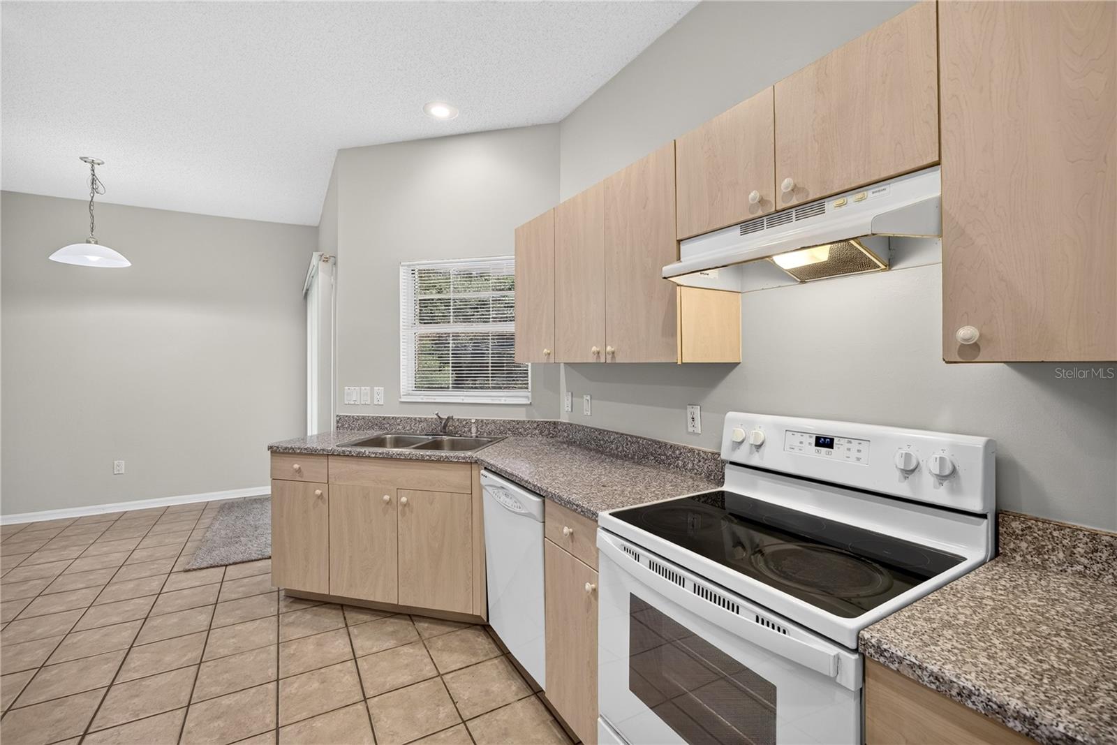 8 Buttonwood Pl Property Photo 15