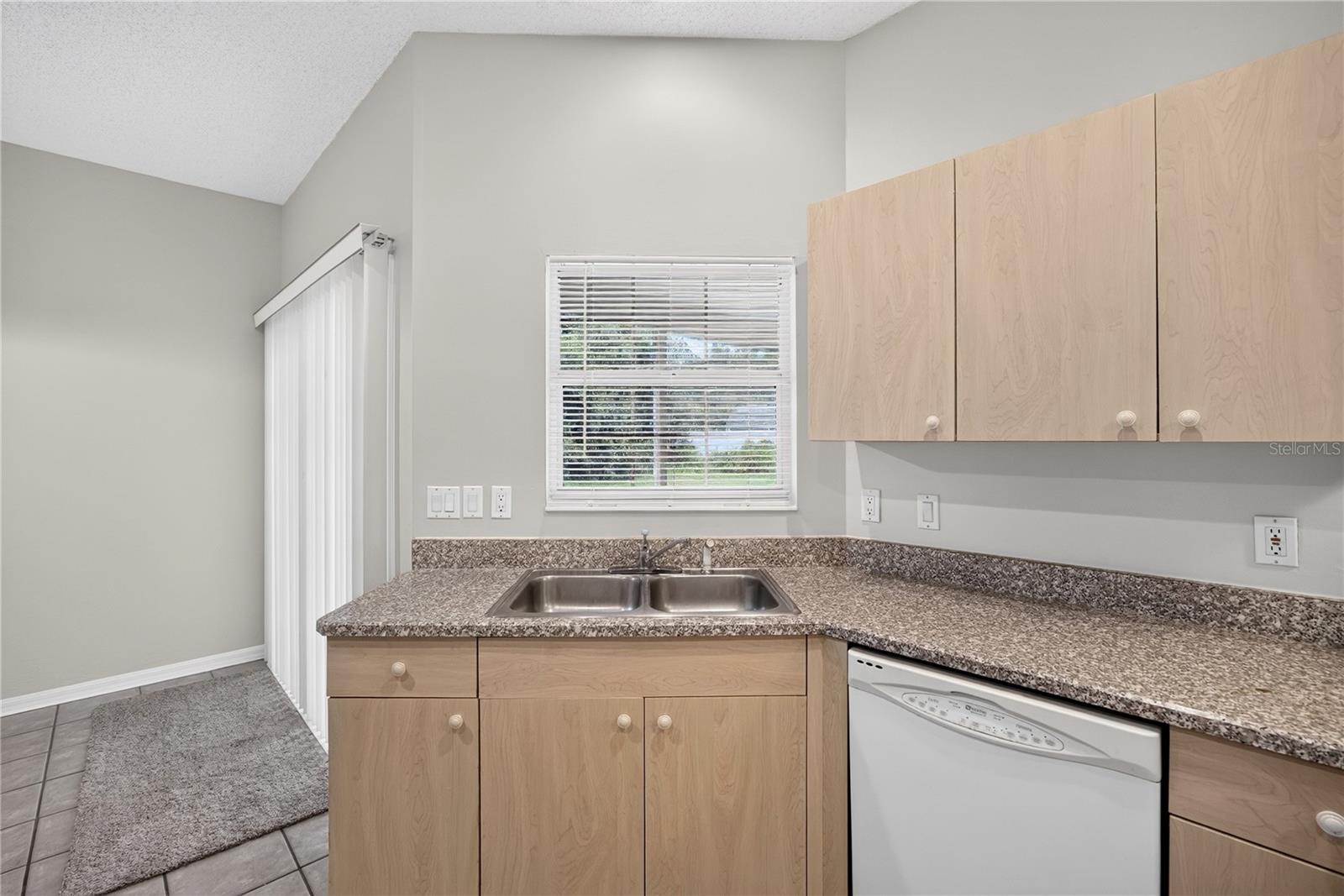 8 Buttonwood Pl Property Photo 16
