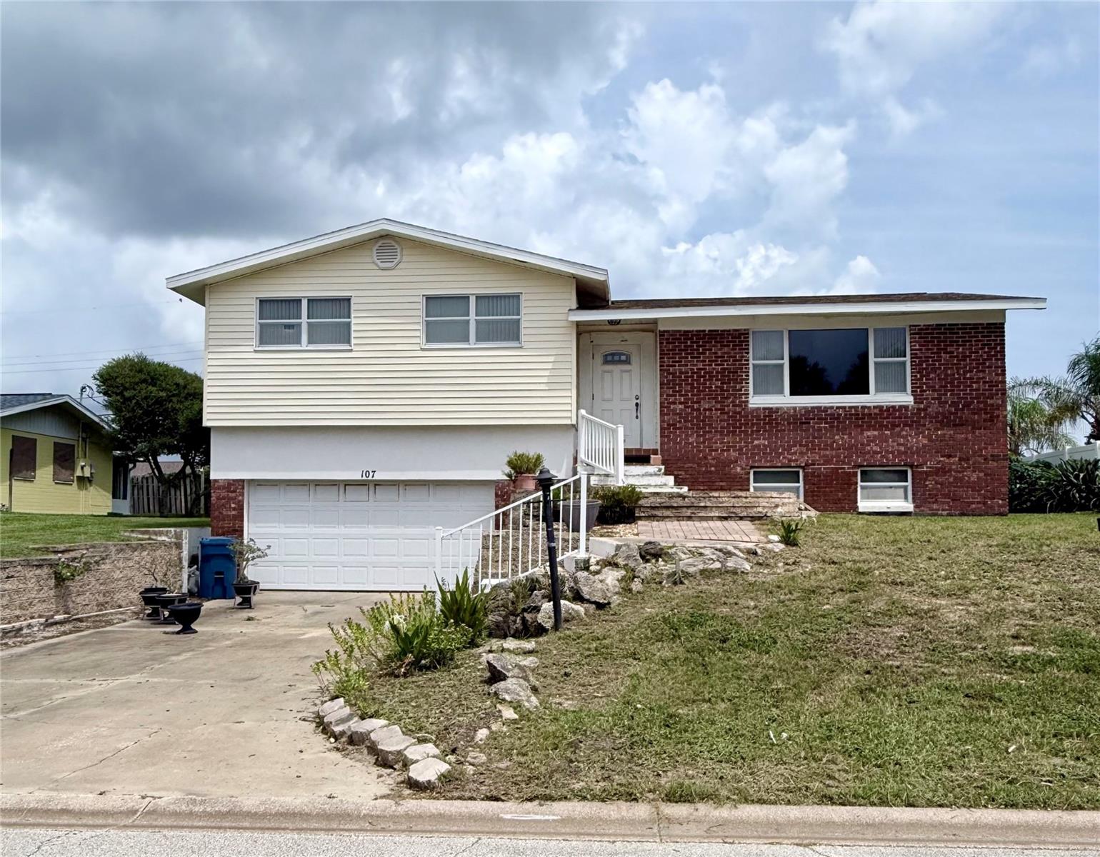 107 IMPERIAL HEIGHTS DR Property Photo 1