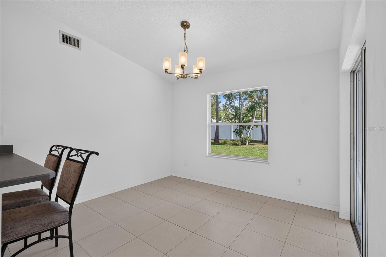 3 Point Pleasant Dr Property Photo 18