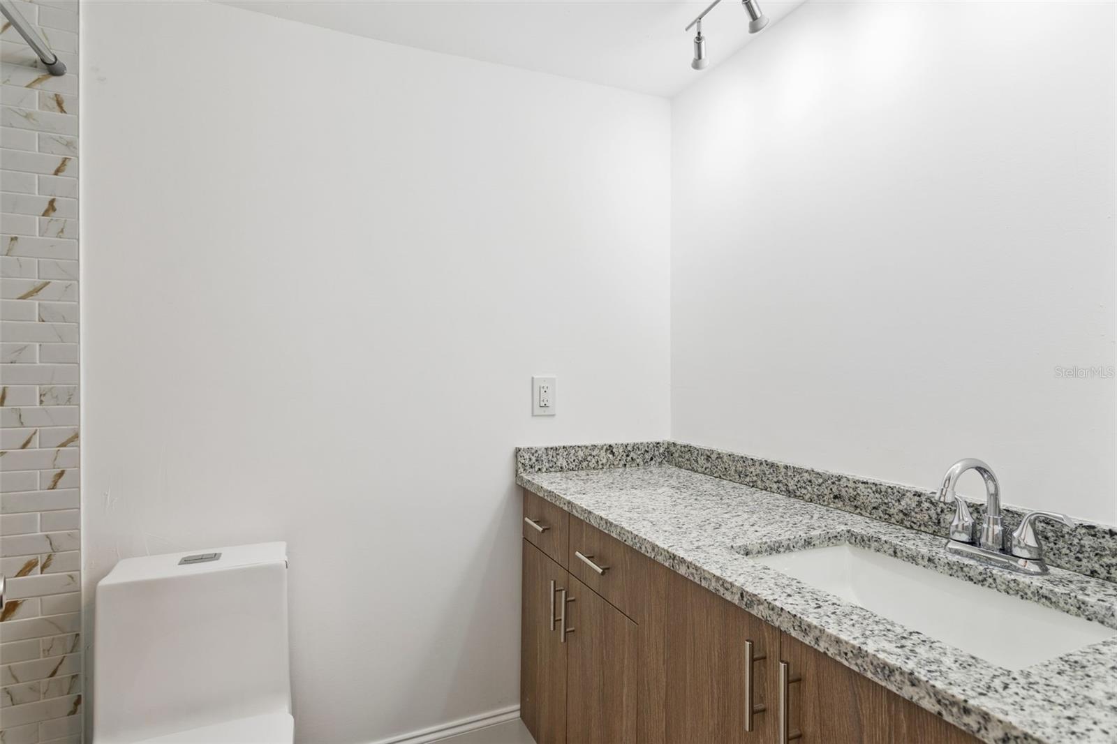 9920 Eagles Point Cir #2 Property Photo 15