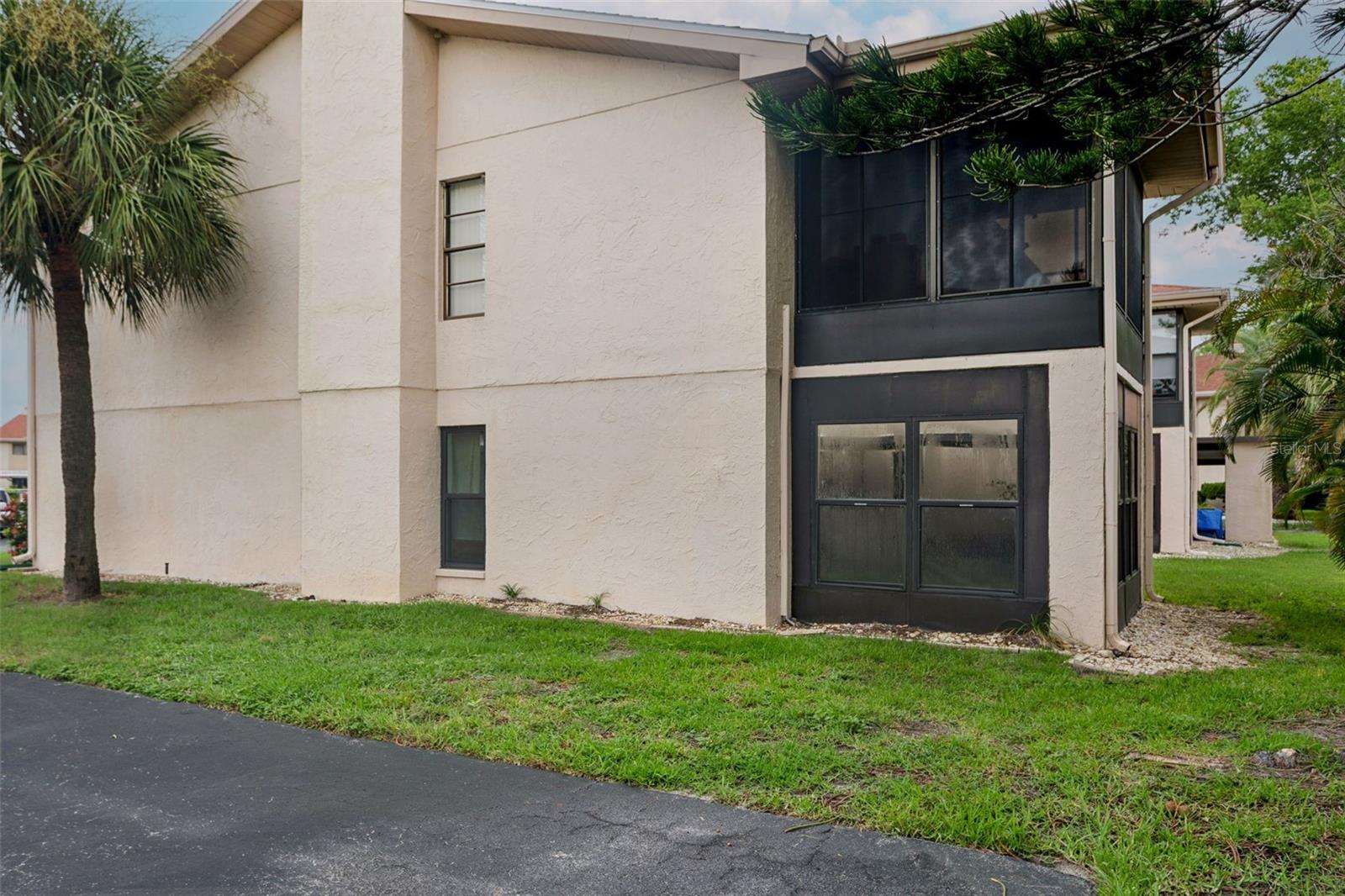 9920 Eagles Point Cir #2 Property Photo 24