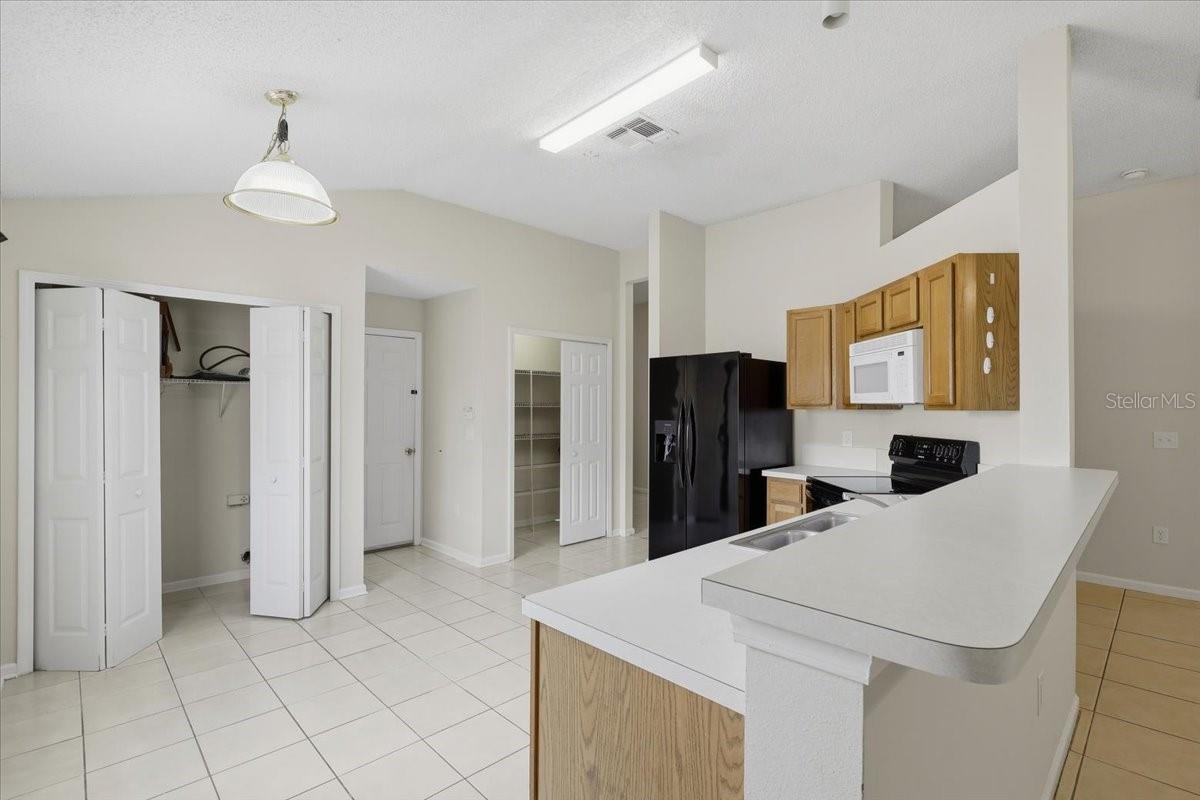 3 Louvet Ln Property Photo 3
