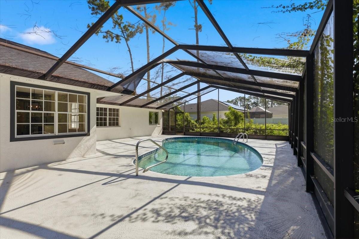 2 Elder Pl Property Photo 2