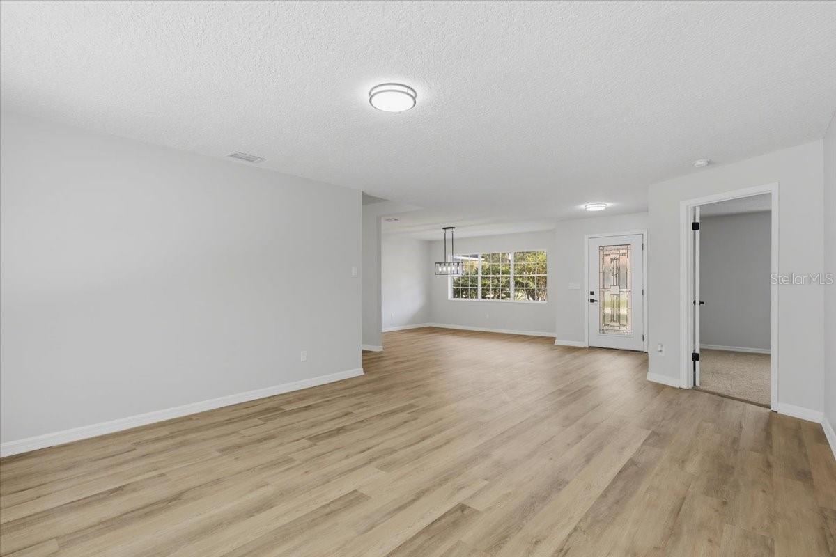 2 Elder Pl Property Photo 17