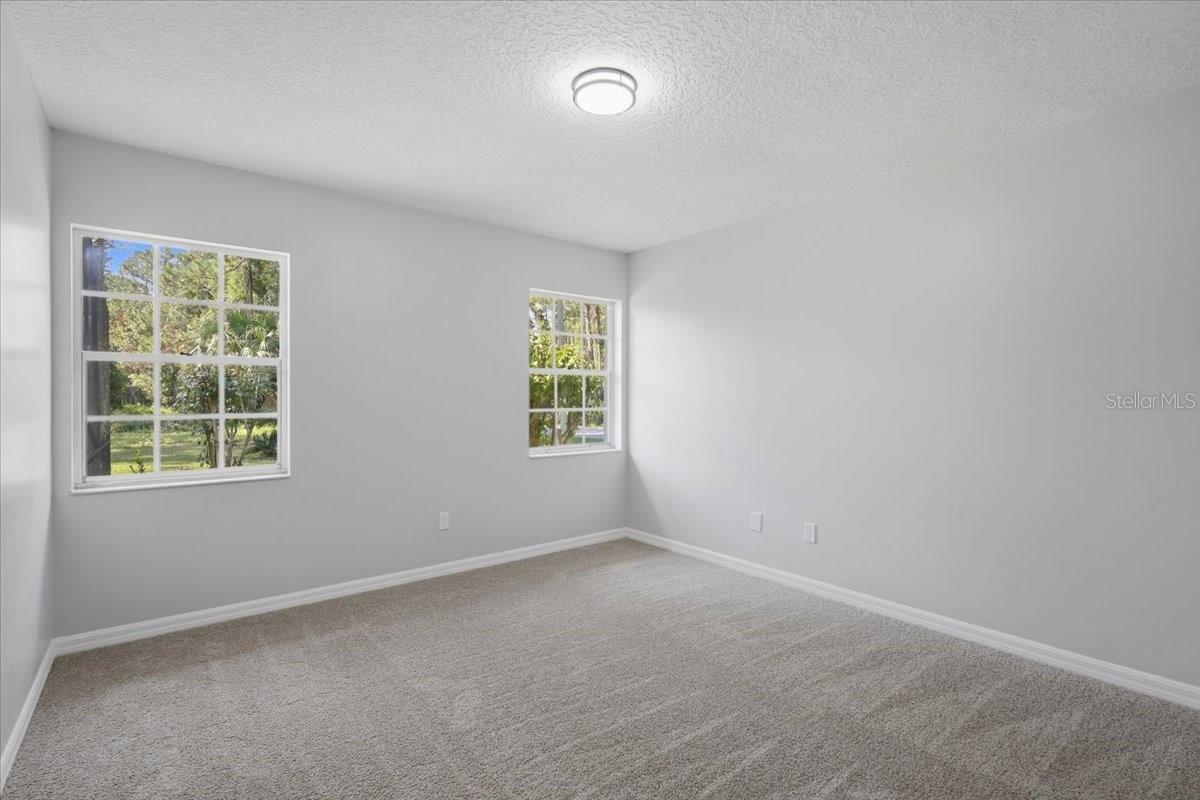 2 Elder Pl Property Photo 21