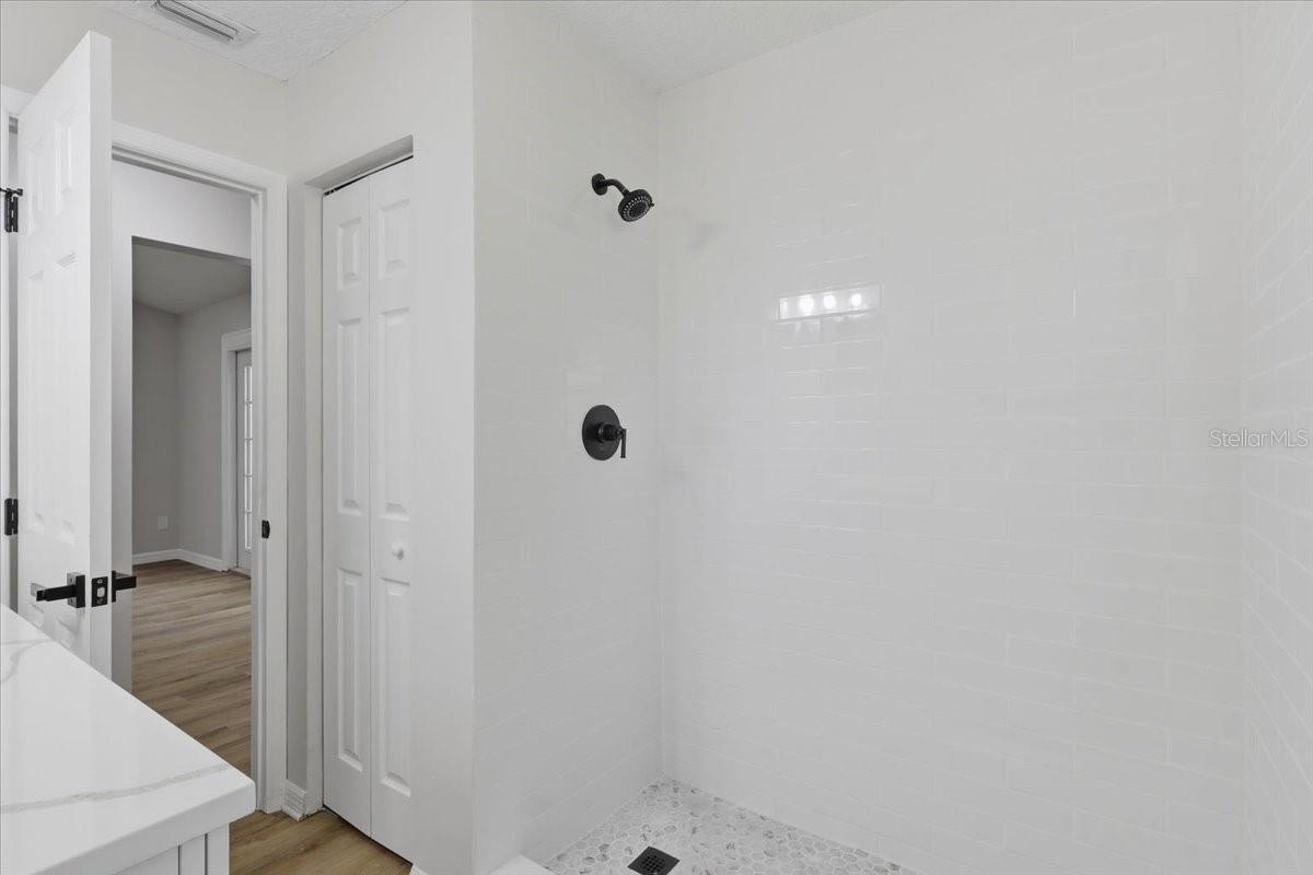 2 Elder Pl Property Photo 24