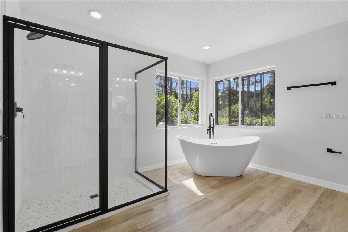 2 Elder Pl Property Photo 25