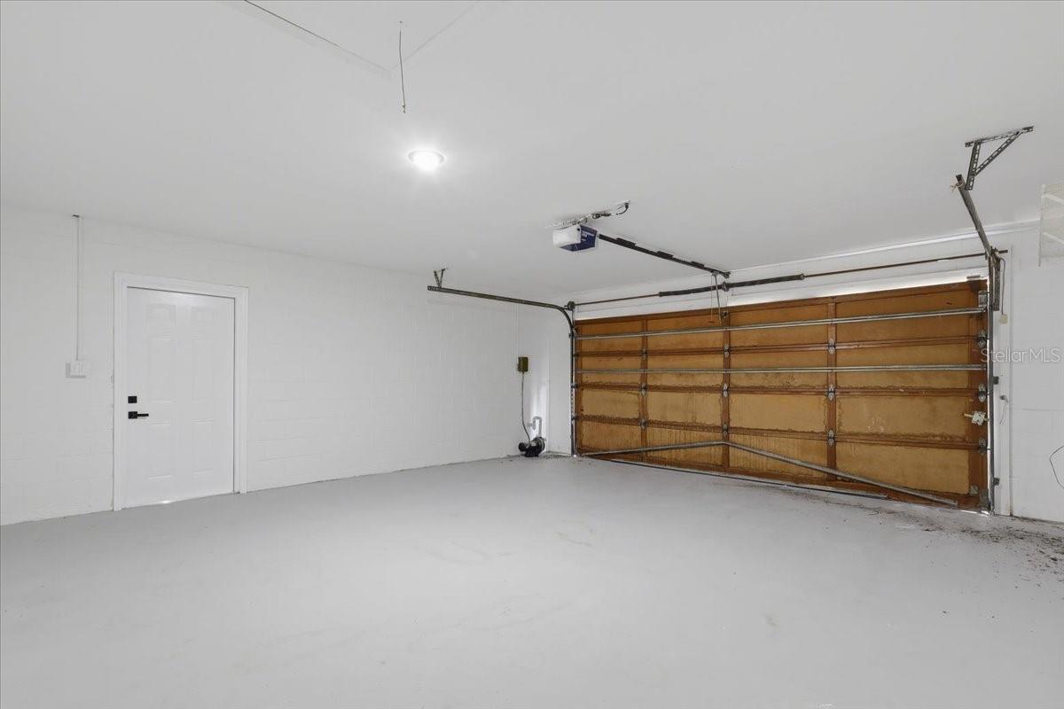 2 Elder Pl Property Photo 40