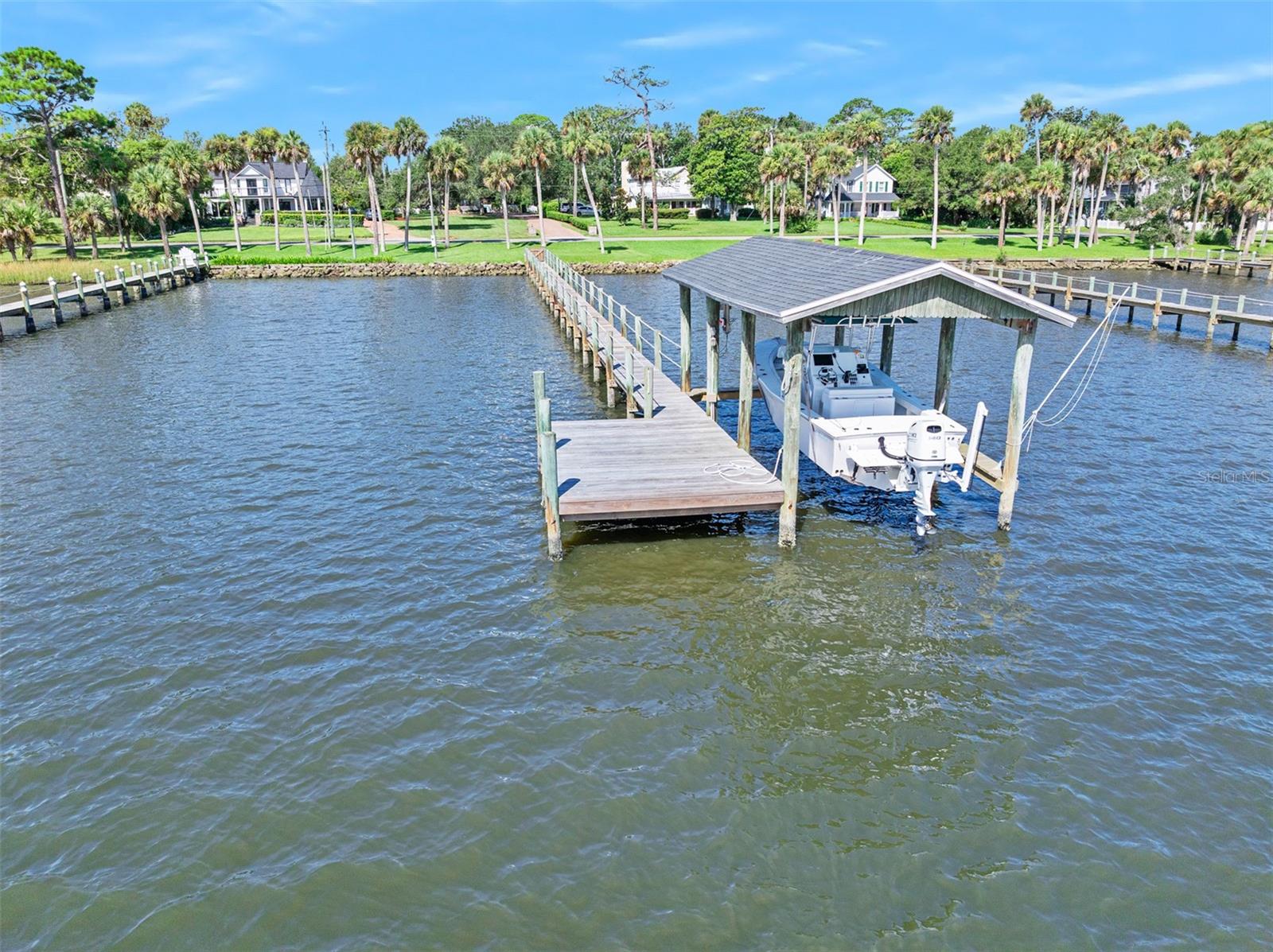 94 N Beach St Property Photo 3